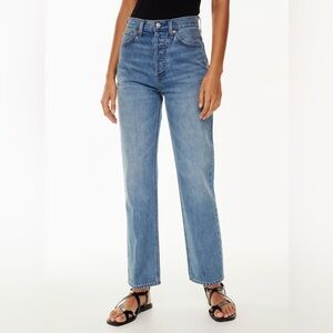 Aritzia Denim Forum The 90's Joni High Rise Loose